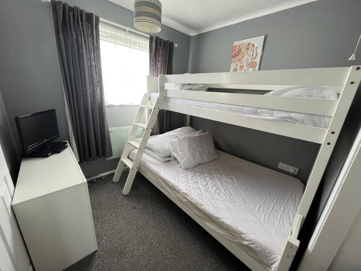 Signature, Scratby - Two Bed Chalet, Sleeps 7, Free Wi-Fi, Bed Linen And Towels Included, Pets Welcome And Onsite Entertainment Available Екстериор снимка
