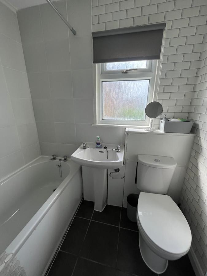 Signature, Scratby - Two Bed Chalet, Sleeps 7, Free Wi-Fi, Bed Linen And Towels Included, Pets Welcome And Onsite Entertainment Available Екстериор снимка