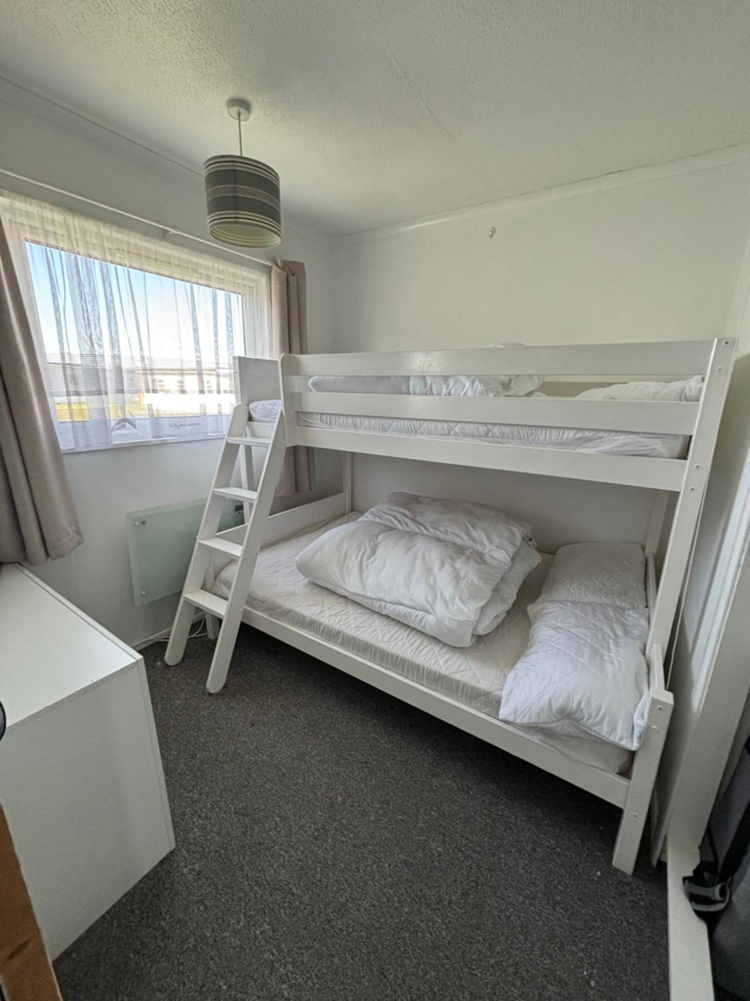 Signature, Scratby - Two Bed Chalet, Sleeps 7, Free Wi-Fi, Bed Linen And Towels Included, Pets Welcome And Onsite Entertainment Available Екстериор снимка